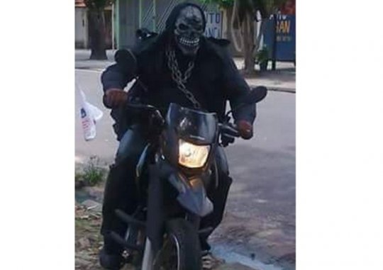Blog do Maranh?o publicou esta foto, mas sem nenhuma identifica??o se seria o tal motoqueiro