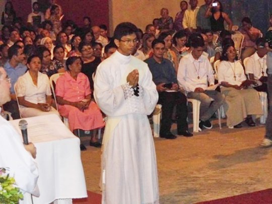 Padre Marcos, durante sua Ordena??o Sacerdotal, em Jos? de Freitas-PI.