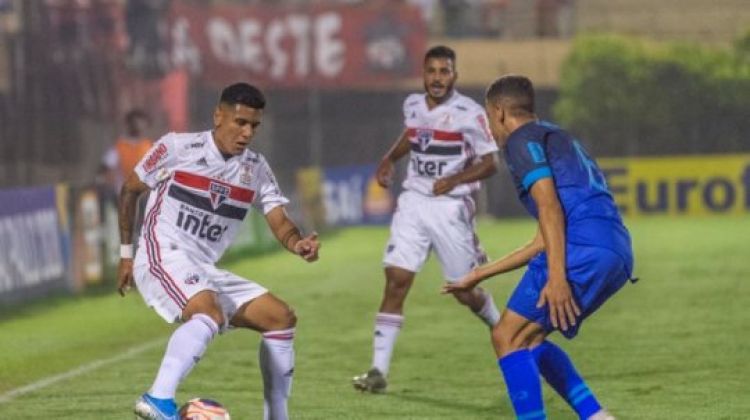 São Paulo vence o Santa Cruz-PE e é o último a garantir vaga