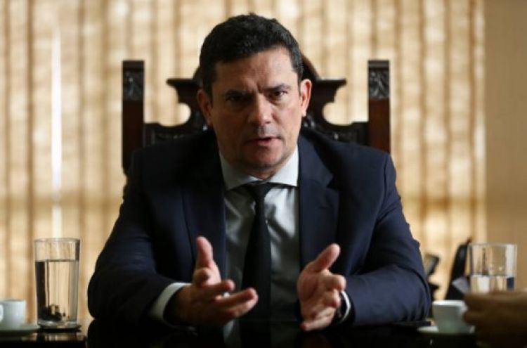 Com Informações: Folha