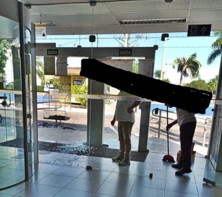 Com Informações: Blog do Coveiro