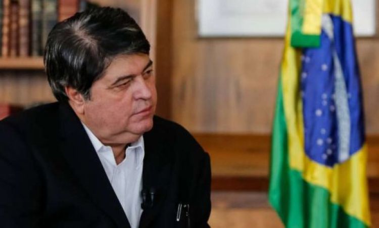 Com Informações: Terra