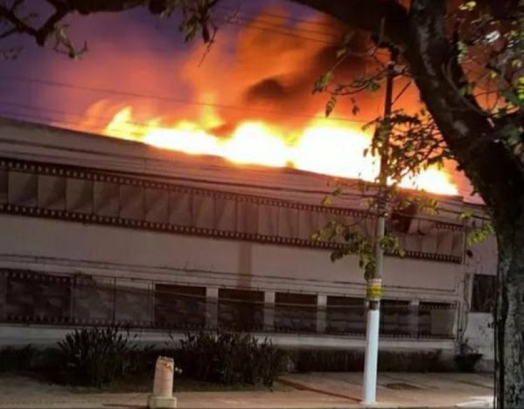 Com Informações: G1