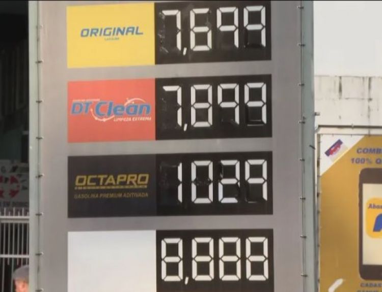 Postos de gasolina sobem os preços dos combustíveis após atualização de preços da Petrobras
Reprodução/CNN