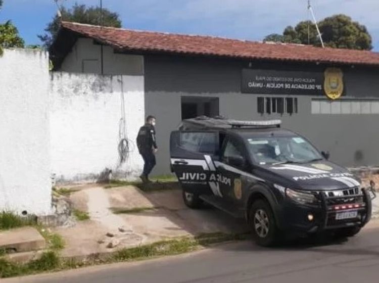 Operação foi rápida e acusado não esboçou reação. Crédito: Reprodução/WhatsApp.