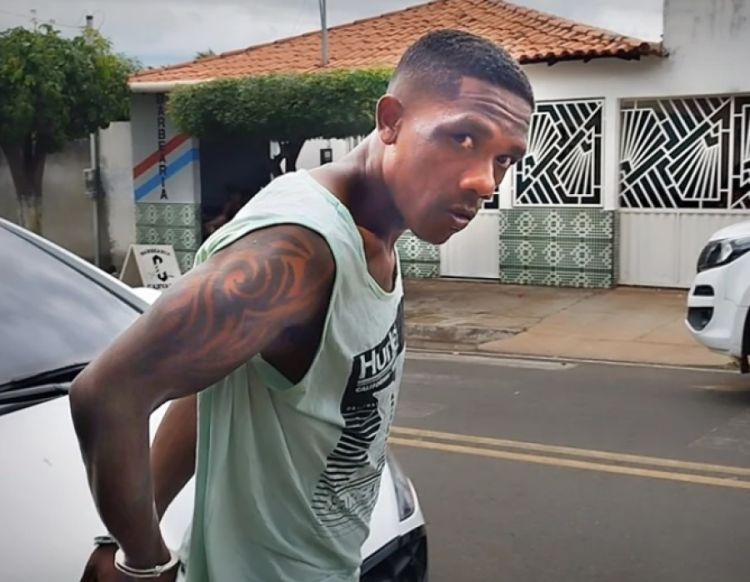 Criminoso de GO é preso furtando loja de roupas no Norte do Piauí (Foto: Reprodução)