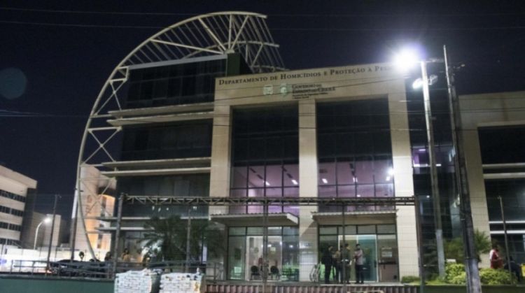 Fachada do Departamento de Homicídios e Proteção à Pessoa (DHPP) / Crédito: Fernanda Barros/O POVO  