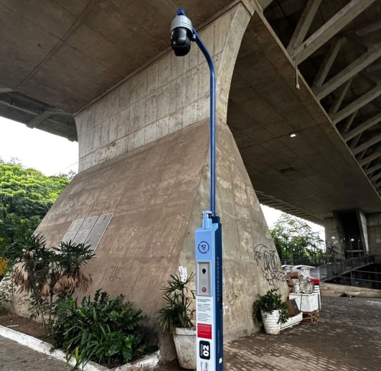 Totem inteligente de monitoramento na Avenida Raul Lopes, zona leste de Teresina. (Foto: Ascom SSP)
