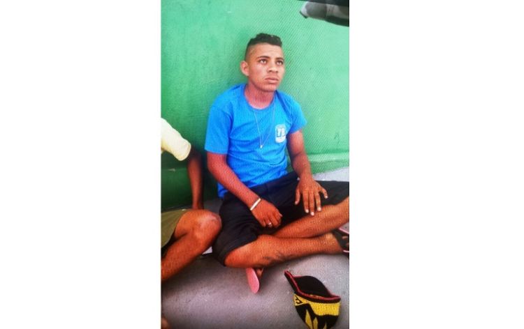 Imagem do momento da prisão dos suspeitos