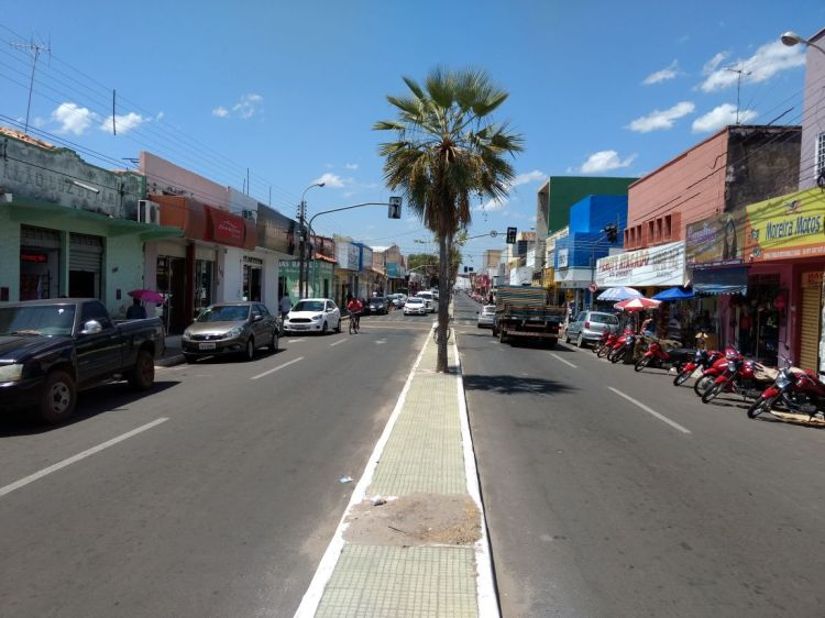 Avenida Demerval Lobão, centro comercial de Campo Maior. Foto: CampoMaiorEmFoco