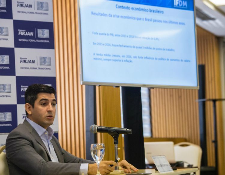 Jonathas Goulart, coordenador de Estudos Econômicos da FIRJAN, anunciou o Índice
Foto: Vinícius Magalhães