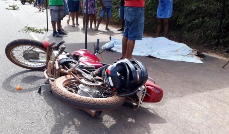 Com informações do Longah